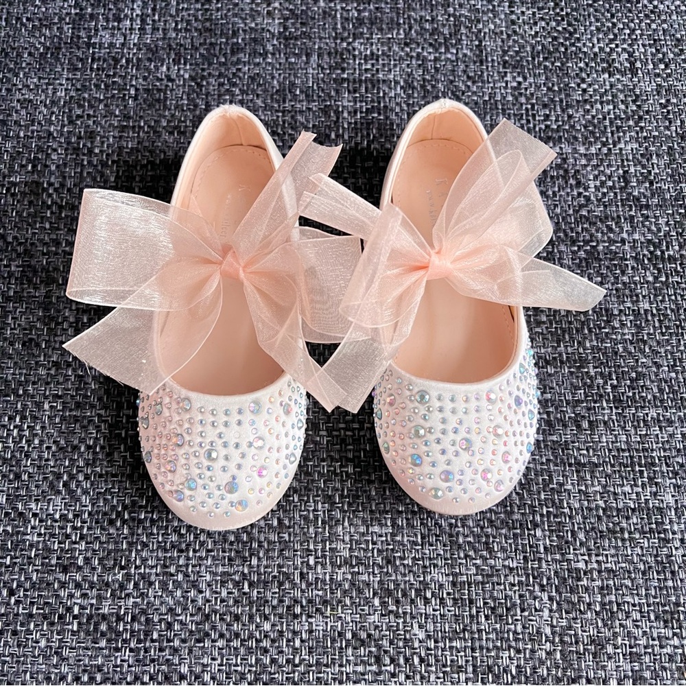 NEW Kailee P Satin Mary Janes With Rhinestones and Chiffon Bow Size 9